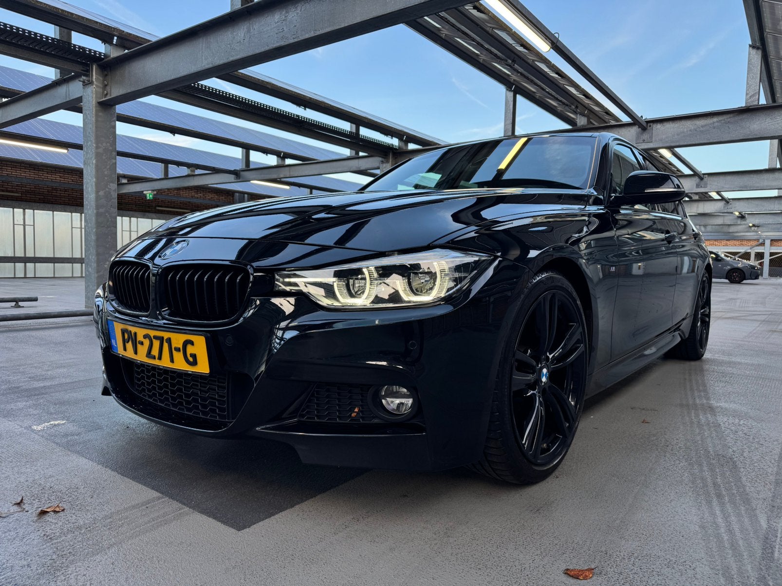 BMW 3-Serie 318i M Sport, Auto's, Automaat, Zwart, Origineel Nederlands, 19 km/l