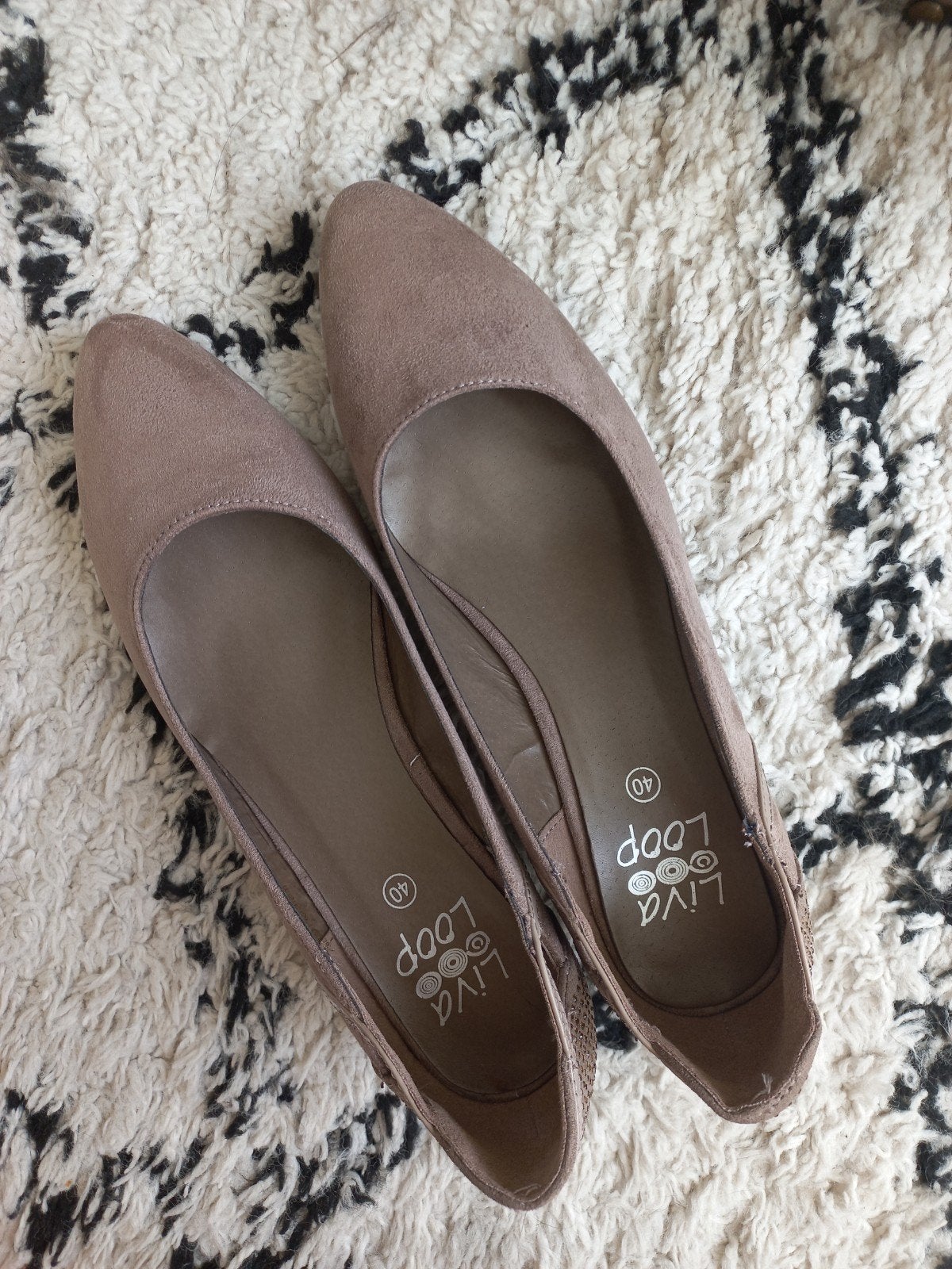 Liva Loop Ballerina's met hakje en steentjes maat 40, Kleding | Dames, Ophalen of Verzenden