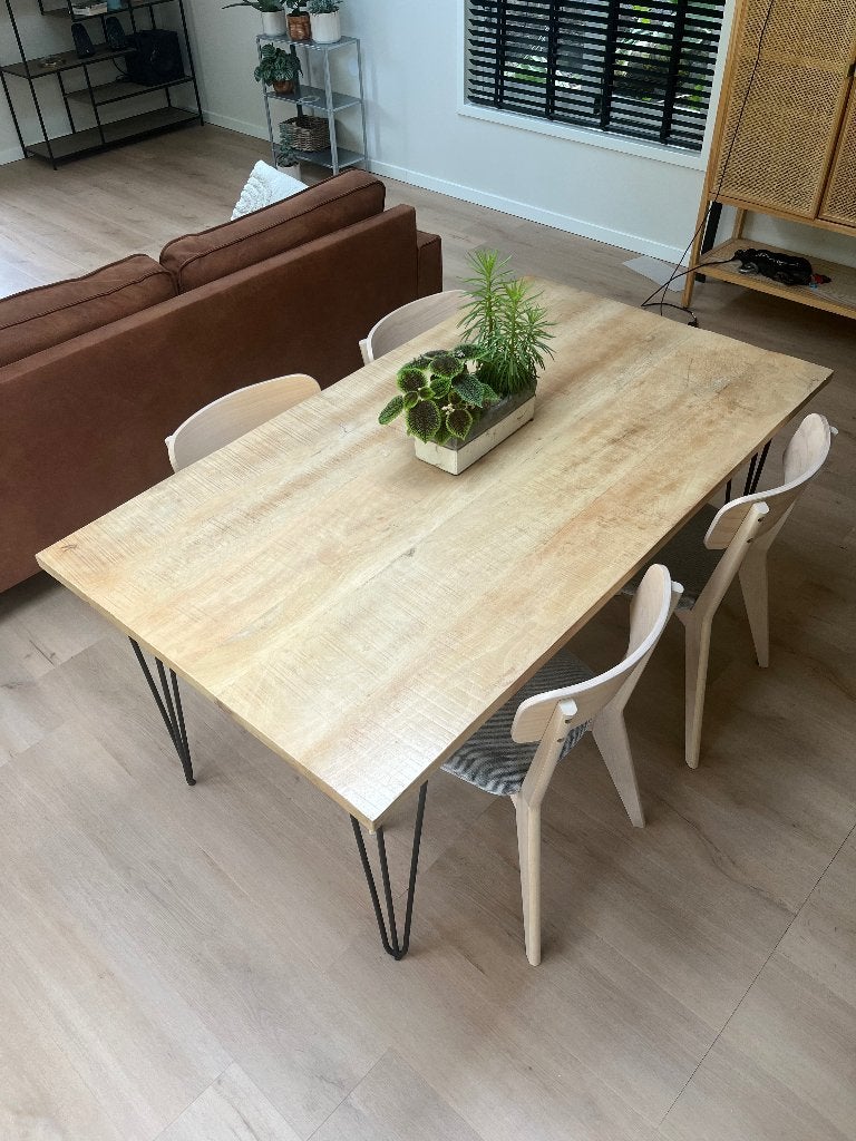 Eettafel hout stalen zwarte poten, Huis en Inrichting, Ophalen, Eikenhout, 50 tot 100 cm, Zo goed als nieuw