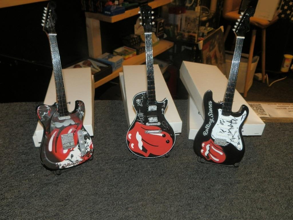 Decoartie Mini gitaren plastic, Ophalen of Verzenden, Nieuw, Instrument of Toebehoren