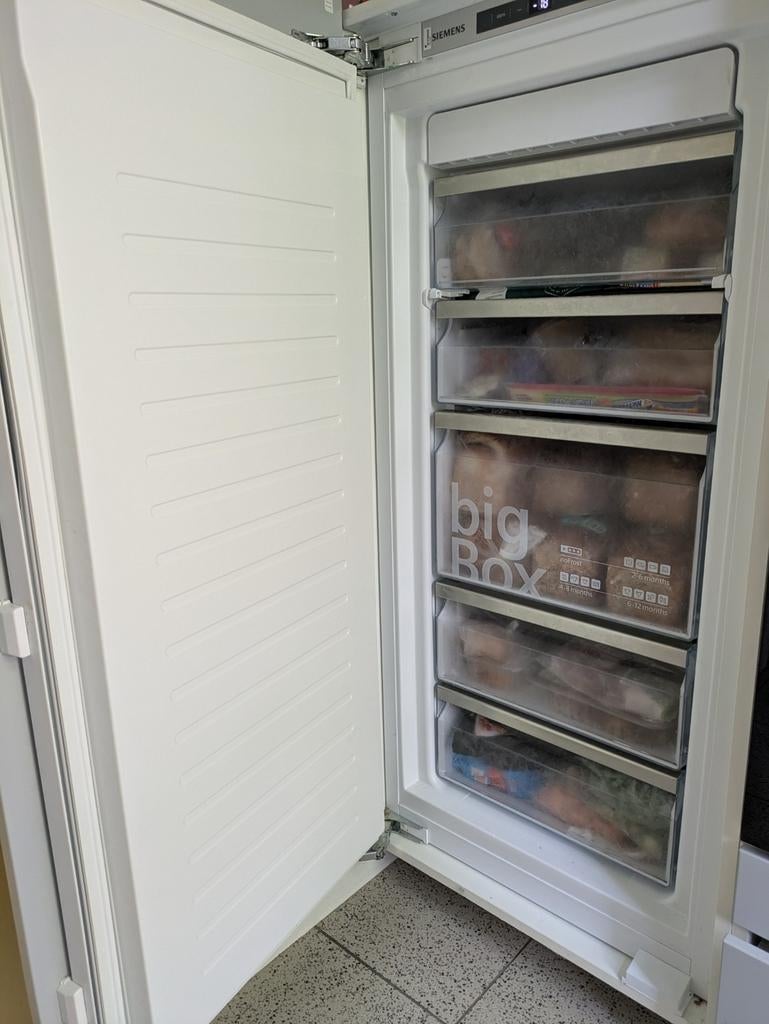 Siemens Vriezer met NoFrost - Zo goed als nieuw, 120 tot 140 cm, Minder dan 60 cm, Zo goed als nieuw, Inbouw
