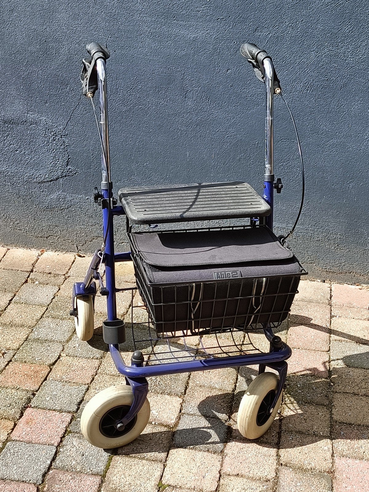 nette rollator met luchtbandjes, Ophalen