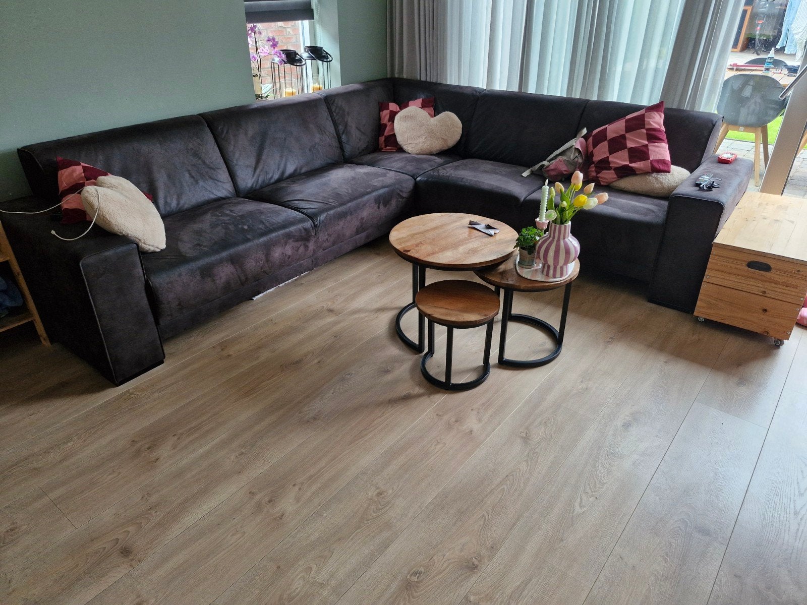 Gratis ophalen: donkergrijze hoekbank, 250 tot 300 cm, Gebruikt, Hoekbank, Ophalen of Verzenden