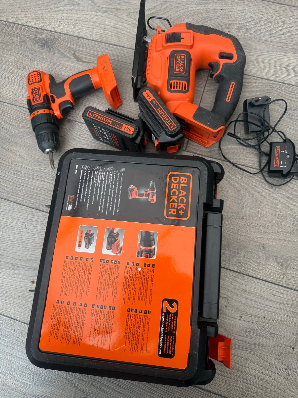 Black+Decker Boormachine & Decoupeerzaag (accu's defect), Ophalen of Verzenden, Gebruikt, Boor- en Schroefmachine