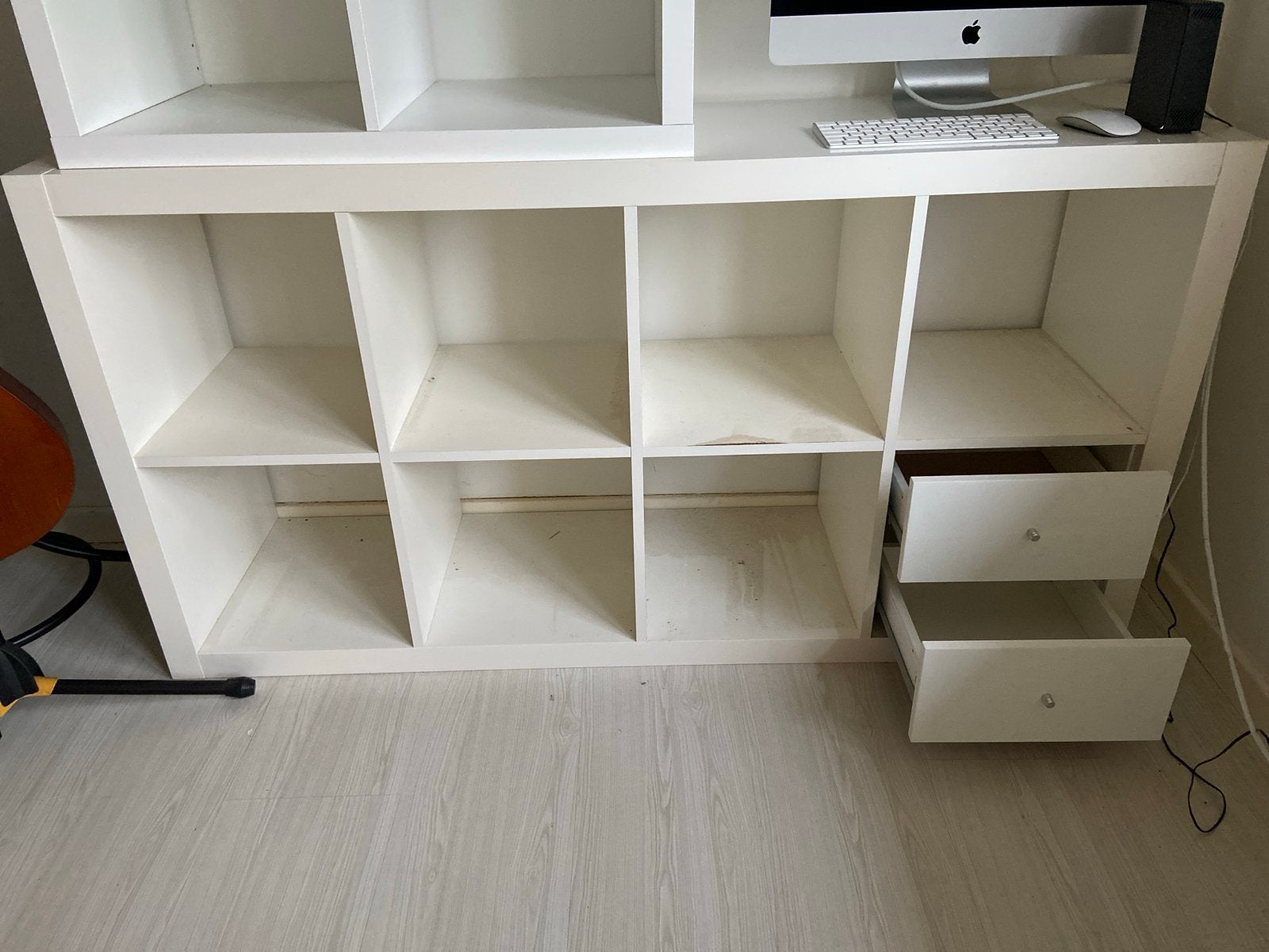Witte vakkenkast met lichte beschadigingen, Ophalen, Gebruikt