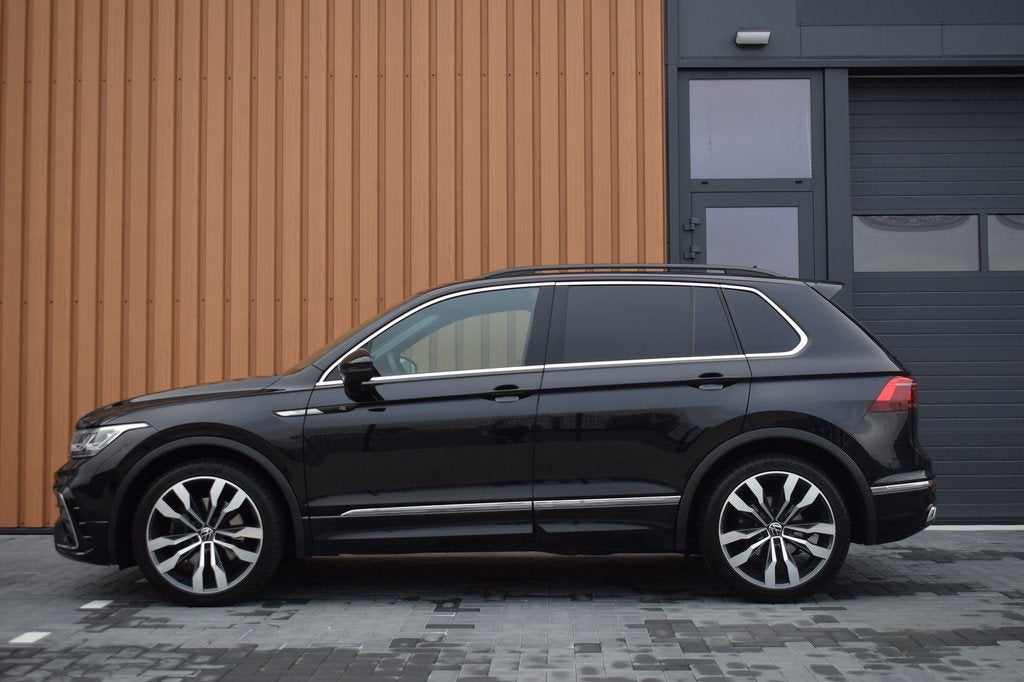 Volkswagen Tiguan 2.0 TDI 200pk DSG 4-Motion R-line | Grijs, Auto's, Bestelauto's, Gebruikt, 4 cilinders, Alcantara, Zwart