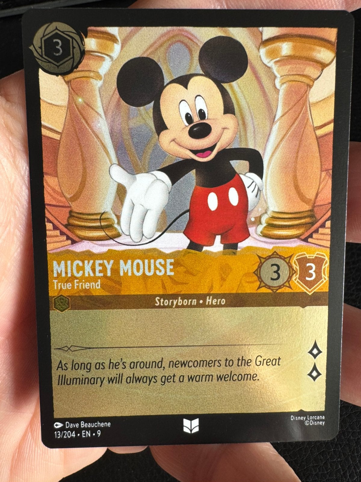 Disney Lorcana Mickey Mouse True Friend Holo Foil Fabled, Ophalen, Mickey Mouse, Zo goed als nieuw, Papier, Kaart of Schrift