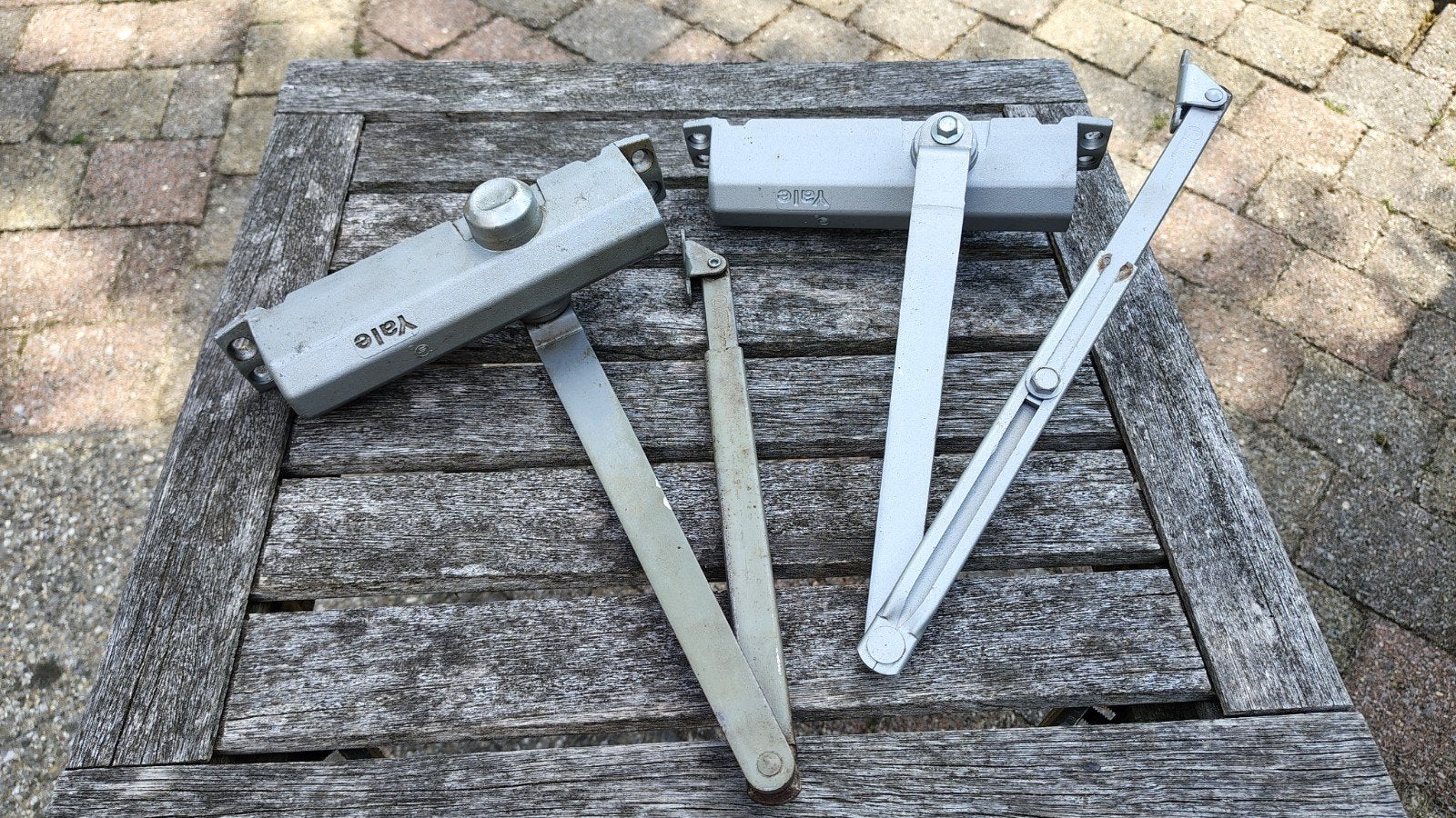 Yale Deurdranger - Set van 2, Ophalen of Verzenden, Gebruikt, Overige materialen, Overige typen
