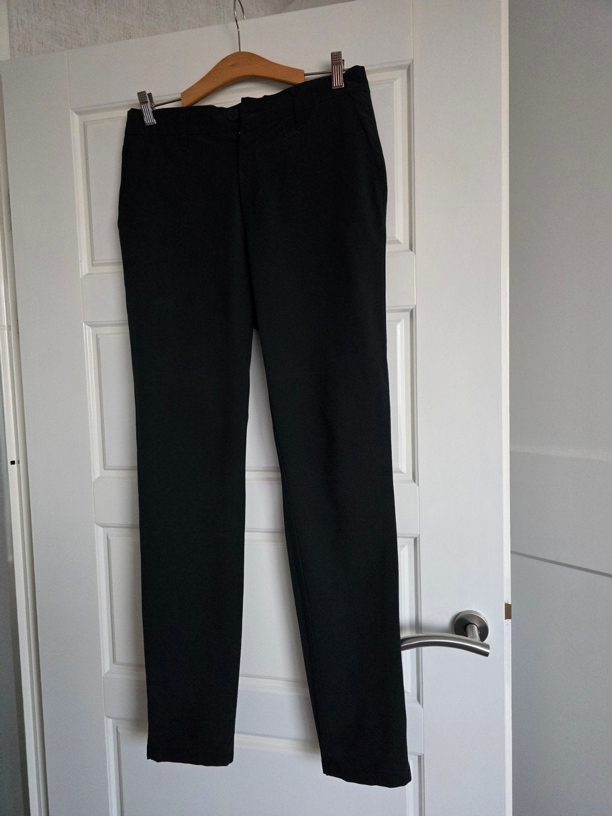 Te koop zwarte heren broek, merk Daily Aesthetikz, maat M, Maat 48/50 (M), Zwart, Ophalen of Verzenden, Zo goed als nieuw