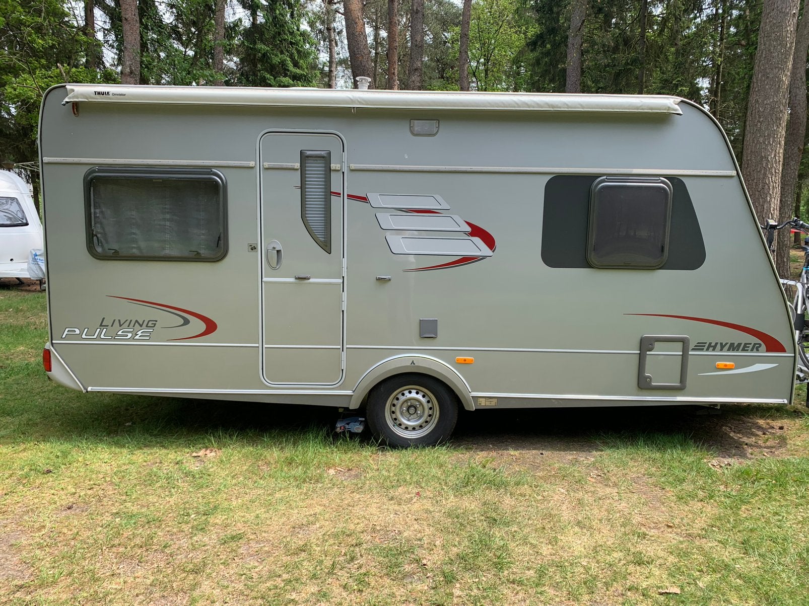 Eriba Hymer - Living Pulse (1600 kg MTM), Rondzit, Frans bed, Particulier, 6 tot 7 meter