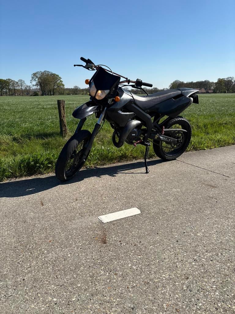 Derbi senda sm-extreme, Ophalen, 6 versnellingen, Gebruikt, Maximaal 45 km/u