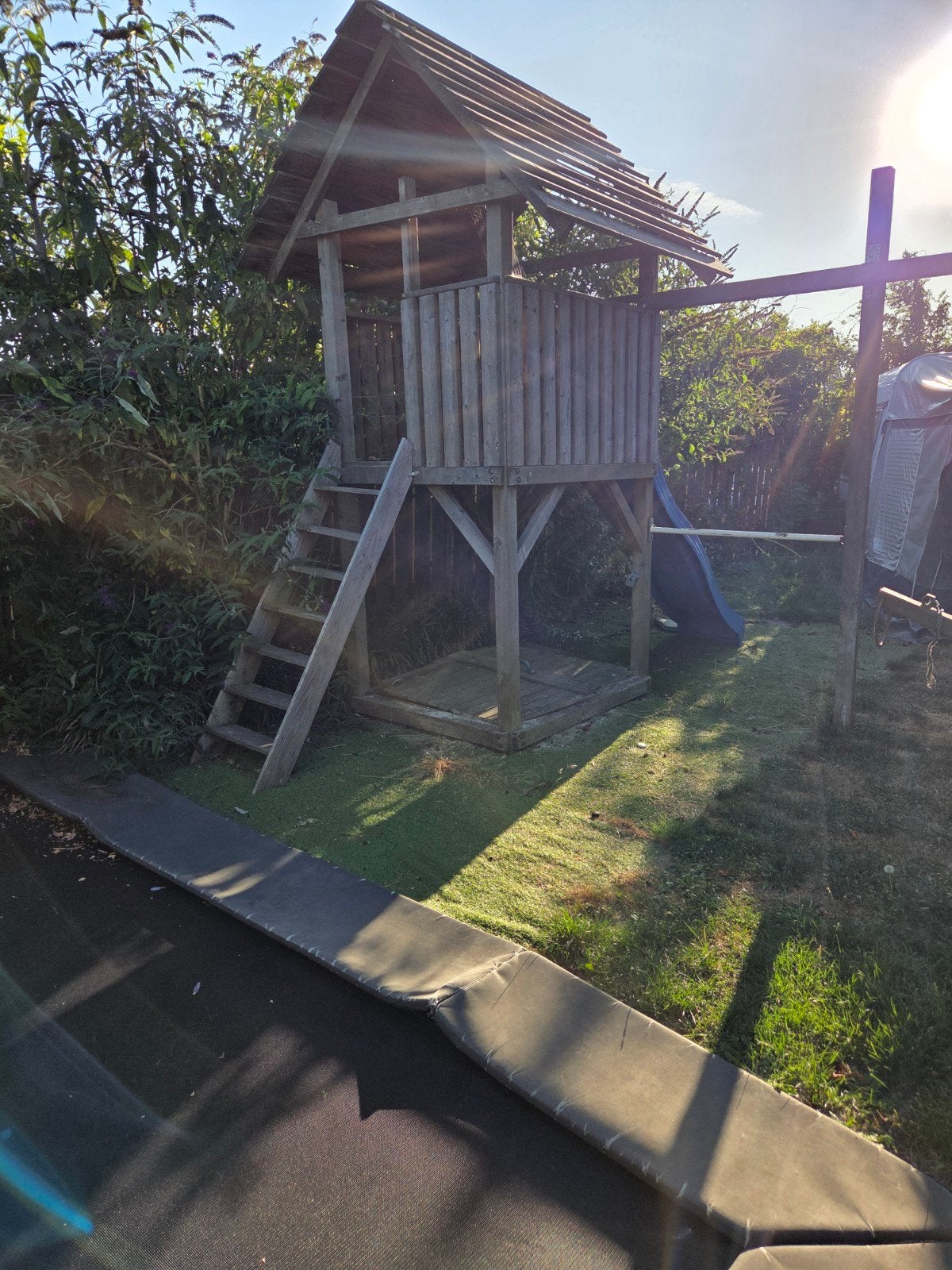 Houten speelhuis met glijbaan en rekstok, Ophalen, Gebruikt, Klimwand
