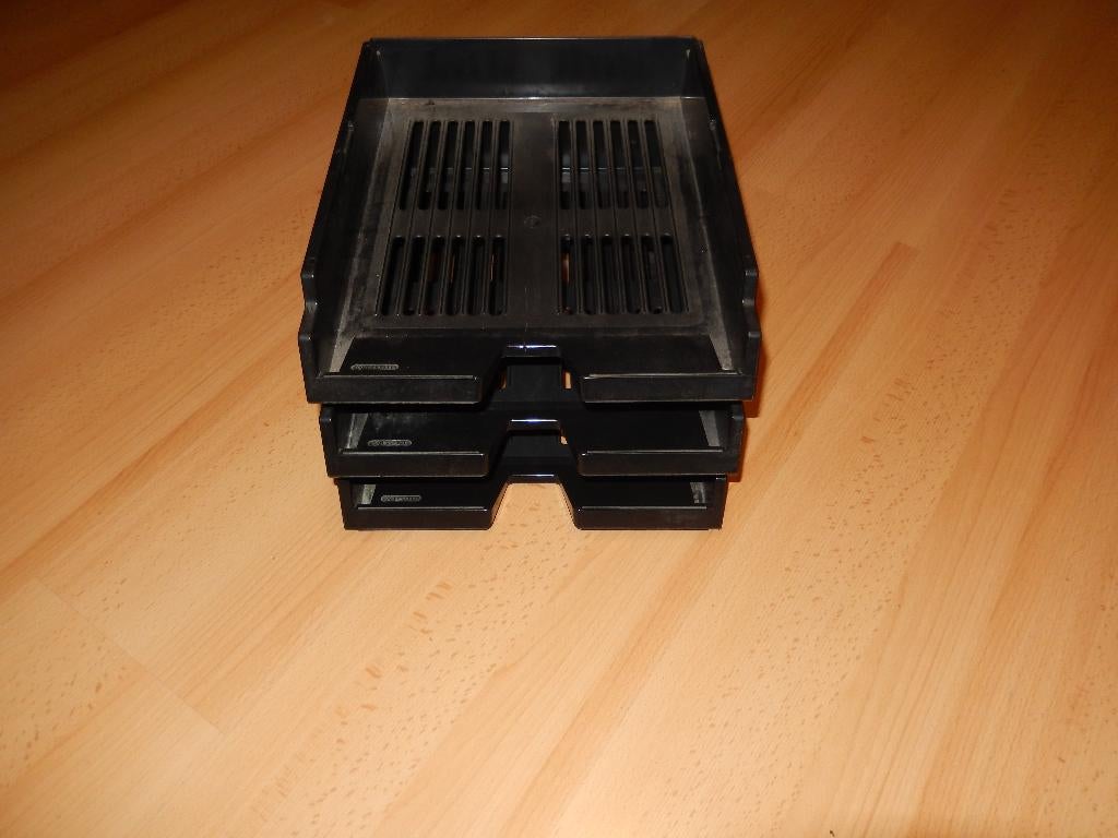 3 zwarte post bakjes, Huis en Inrichting, Woonaccessoires | Krantenbakken en Lectuurbakken, Ophalen, Gebruikt