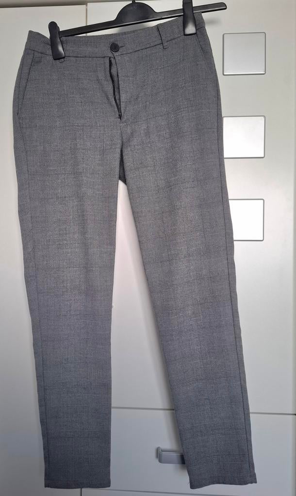 Grijze pantalon Daily aesthetikz maat S, Kleding | Heren, Broeken en Pantalons, Ophalen of Verzenden, Daily aesthetikz, Grijs