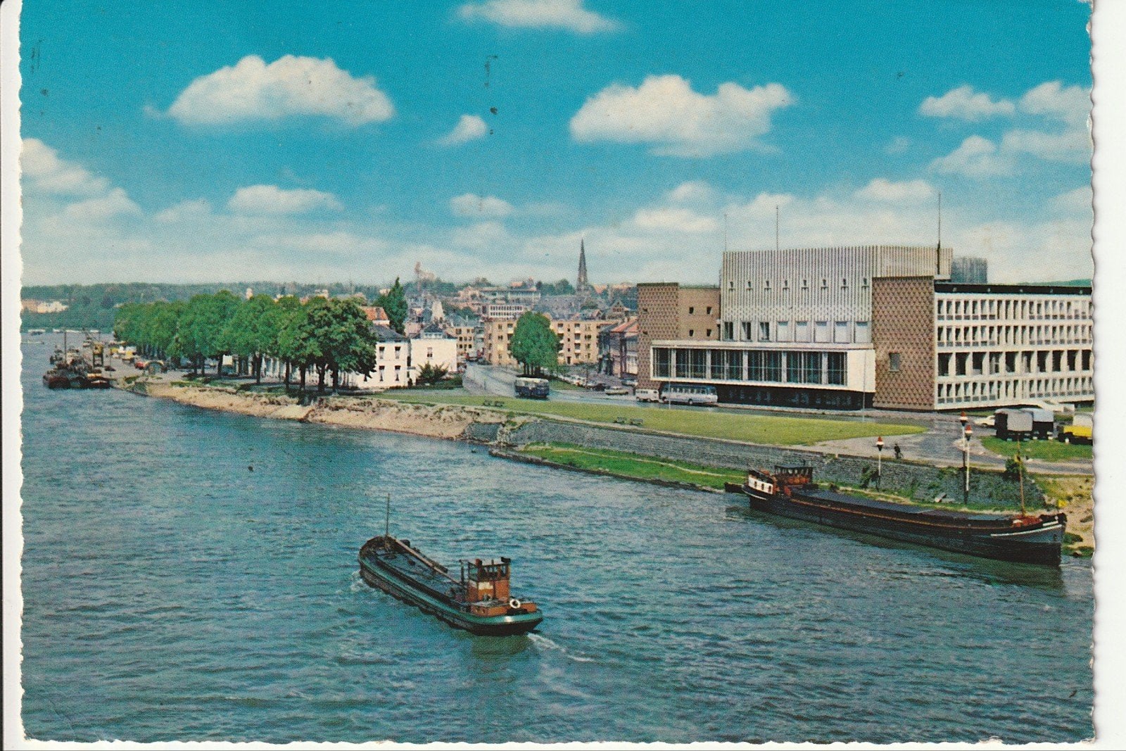 ARNHEM RIJNKADE BINNENVAART SCHEPEN STADHUIS STAD- STREEKBUS, Ophalen of Verzenden, 1960 tot 1980, Gelopen, Gelderland
