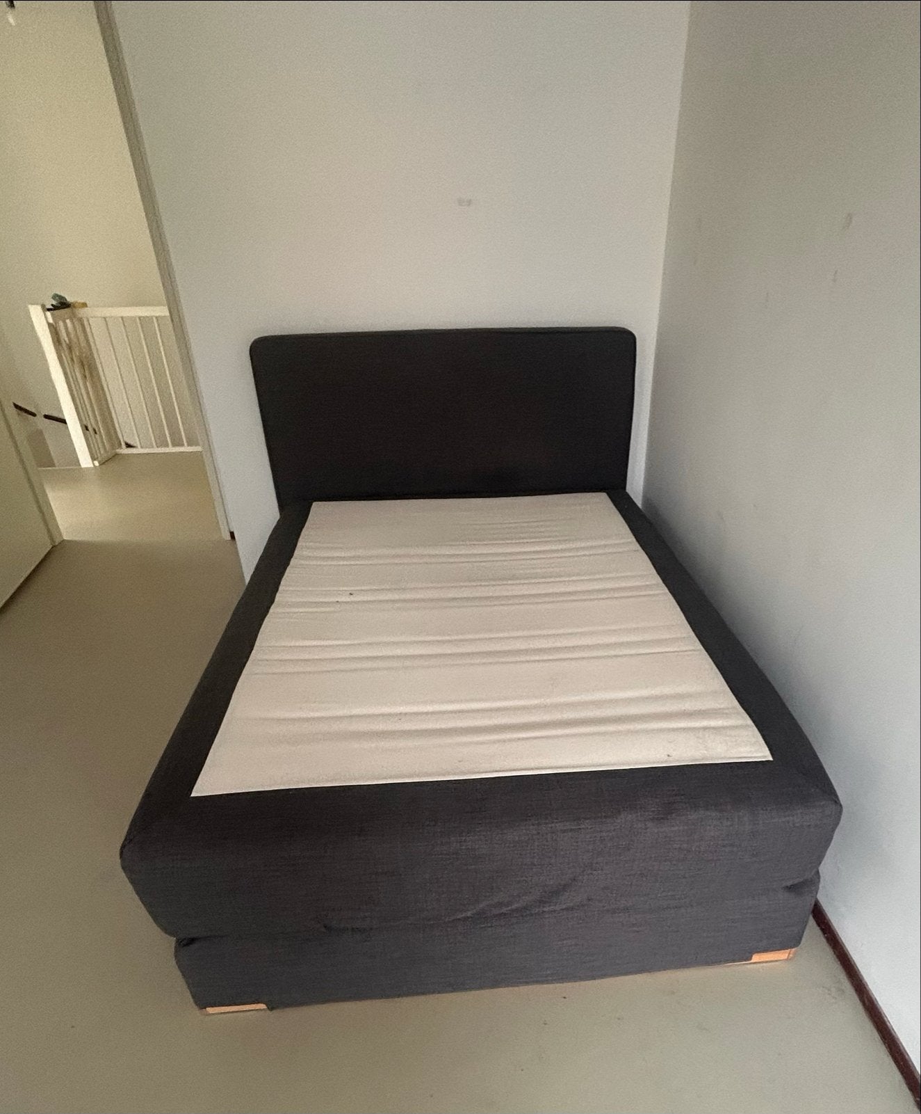 Donkergrijs twijfelaar boxspring bed - 140x210 cm