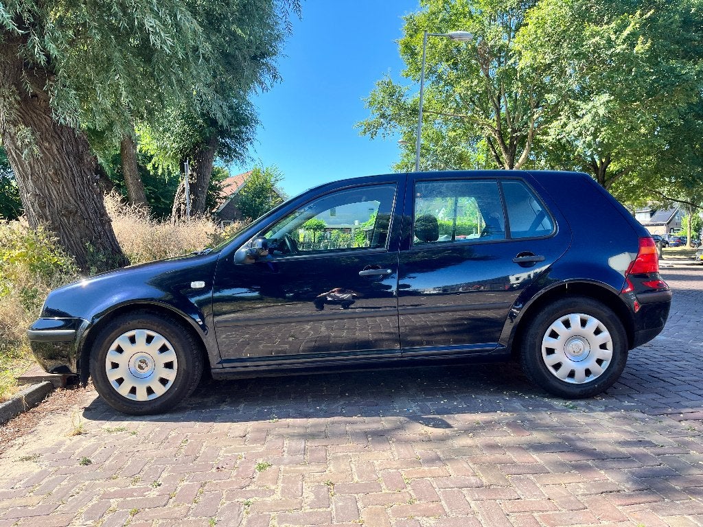 Volkswagen Golf 2.0 85KW AUT 2002 Blauw, Auto's, Zwart, 4 cilinders, 1984 cc, Blauw