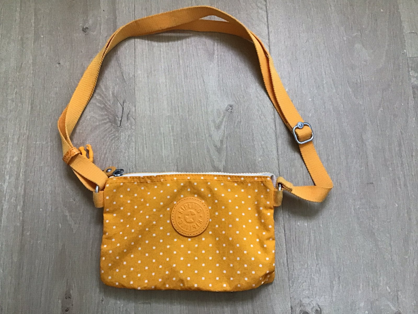 Oranje/geel Kipling tasje, zgan, Ophalen of Verzenden, Zo goed als nieuw, Geel, Schoudertasje