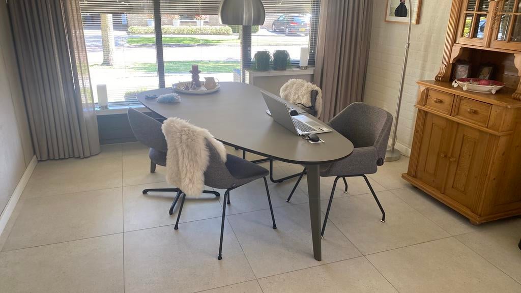 Artifort eetkamer set bijna nieuw, Huis en Inrichting, Ophalen of Verzenden, Zo goed als nieuw, Vier