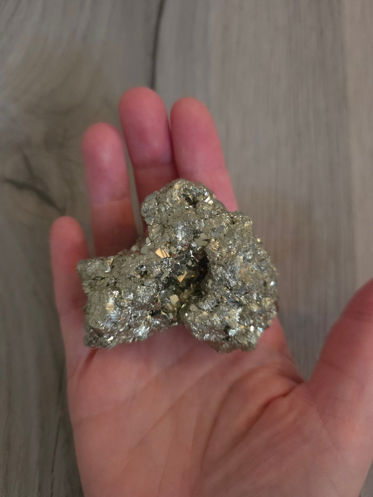 Prachtige Pyriet Klomp - Glanzend Goudkleurig Mineraal, Verzamelen, Verzenden