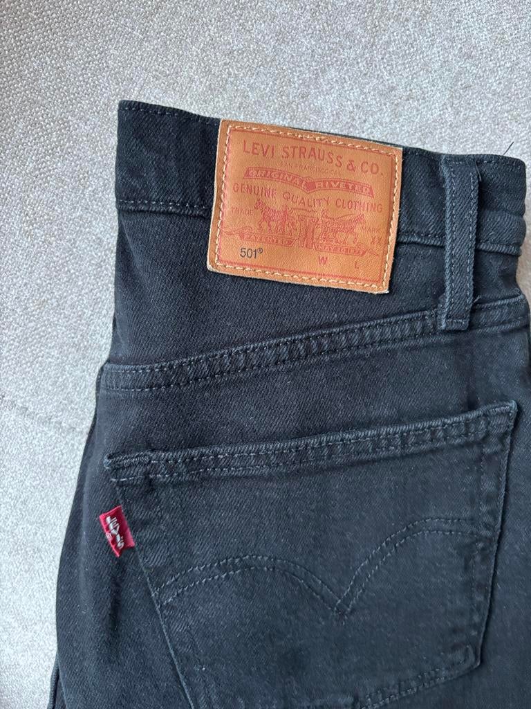 Levi's 501 Zwarte Jeans - Klassieke Pasvorm - W25 L30, Ophalen of Verzenden, Zo goed als nieuw, Zwart, Overige jeansmaten