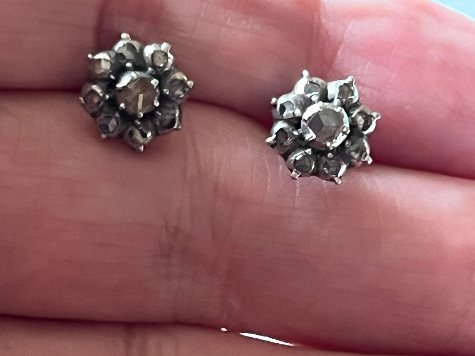 Gouden Oorbellen met Roosdiamant - 14 CT Gekeurd, Verzenden, Zo goed als nieuw, Met edelsteen, Knopjes of Stekers