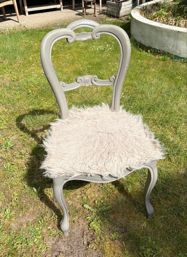 Brocante stoel met pluizige zitting, Antiek en Kunst, Antiek | Meubels | Stoelen en Banken, Ophalen