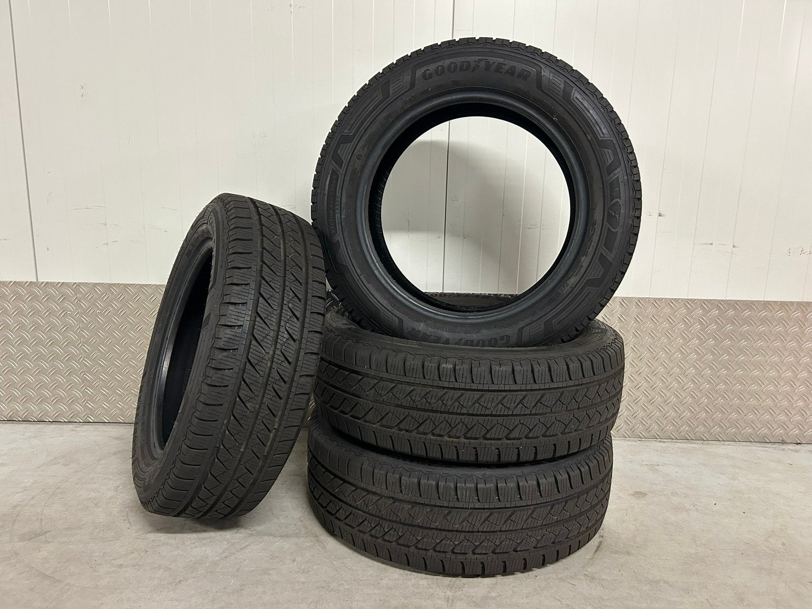 215 60 17 C Goodyear Vector 4seasons Bestelbus 4ST ZGAN 2024, Ophalen, Goodyear, 17 inch, All Season