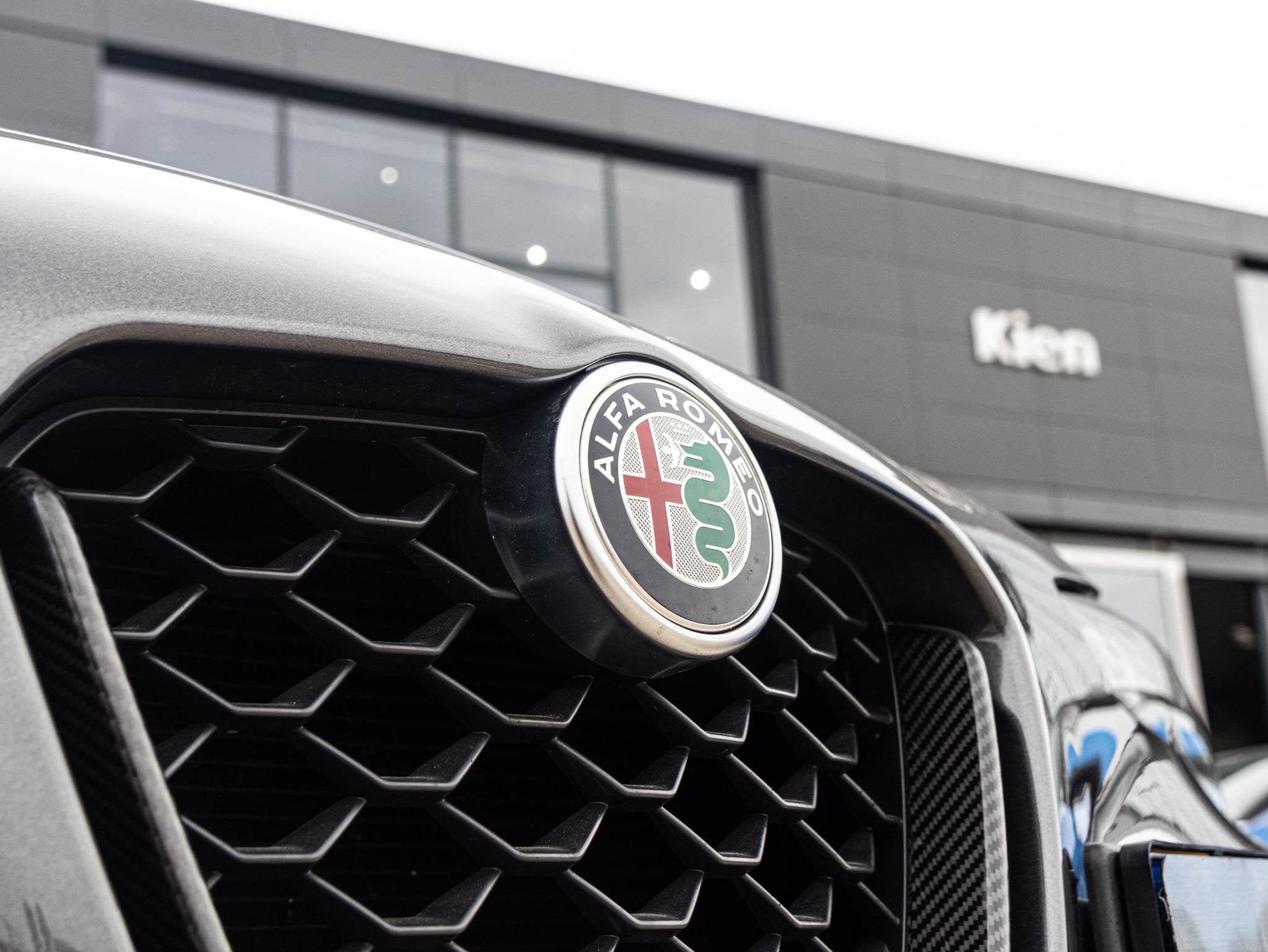 Alfa Romeo Giulia 2.9 V6 Quadrifoglio | Handgeschakeld | Per, Auto's, Voorwielaandrijving, Gebruikt, 510 pk, 4 stoelen