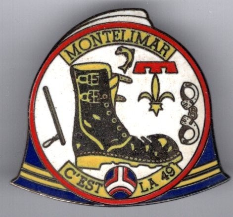 Montelimar C'est '49 bergredding helm email PIN ( BLAD8_826), Verzamelen, Verzenden, Nieuw, Stad of Land, Speldje of Pin