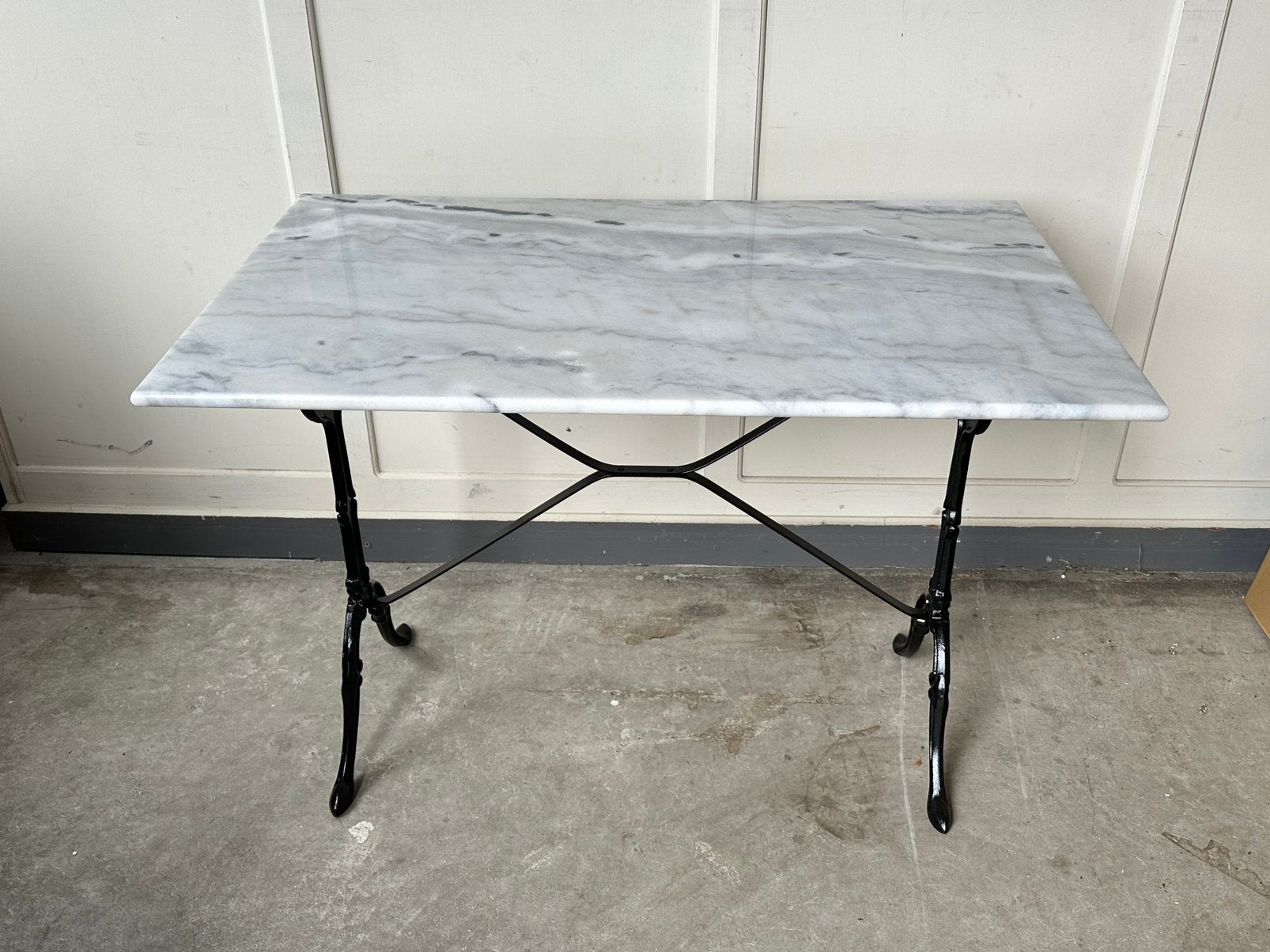 Tafel marmer met gietijzer onderstel - 100 x 60 cm, Tuin en Terras, Ophalen, Zo goed als nieuw, Rechthoekig, Metaal