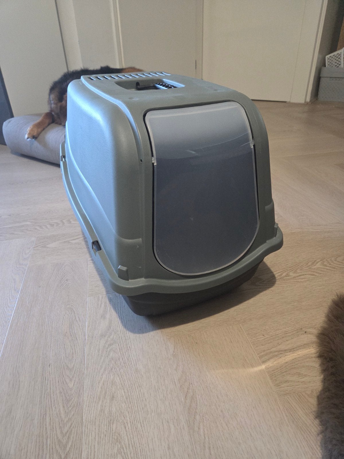 grijze kattenbak, Dieren en Toebehoren, Ophalen, Zo goed als nieuw