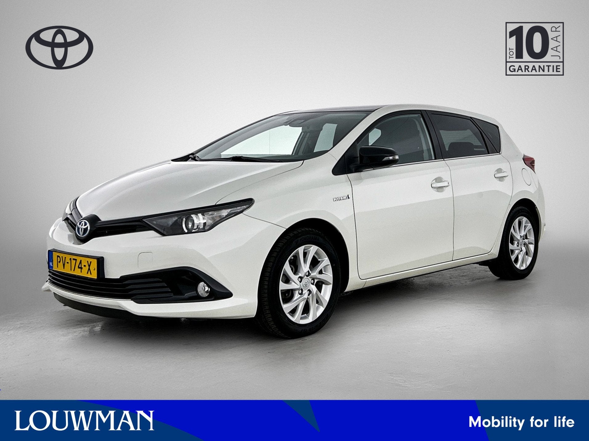 Toyota Auris 1.8 Hybrid Black Edition | Trekhaak | NL auto |, 12 maanden, Gebruikt, 4 cilinders, Wit