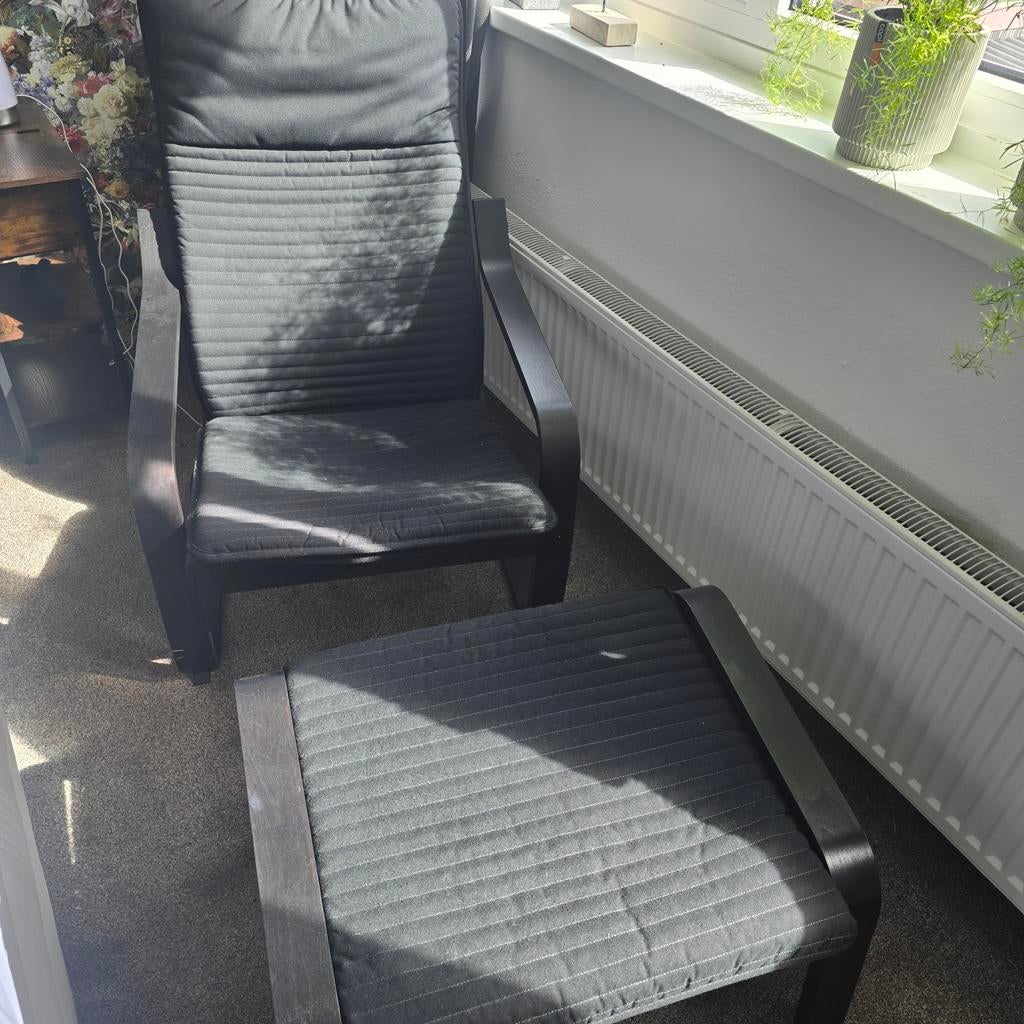 Comfortabele fauteuil met voetenbank - Zwart, Huis en Inrichting, Stoelen, Ophalen, Zwart, Modern, Comfort, Zo goed als nieuw