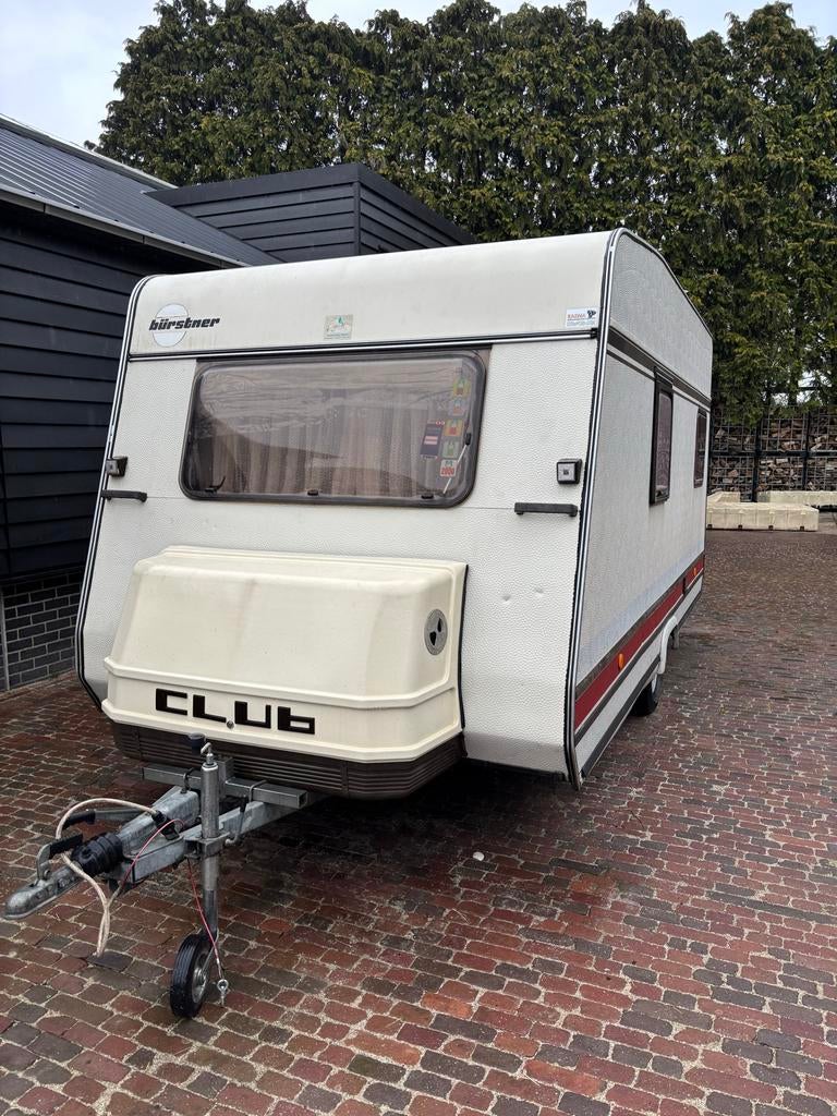 Bürstner Club Caravan - Gouwe ouwe met 4 slaapplekken, Caravans en Kamperen, Particulier, Bürstner, Openslaande ramen, Tot en met 4