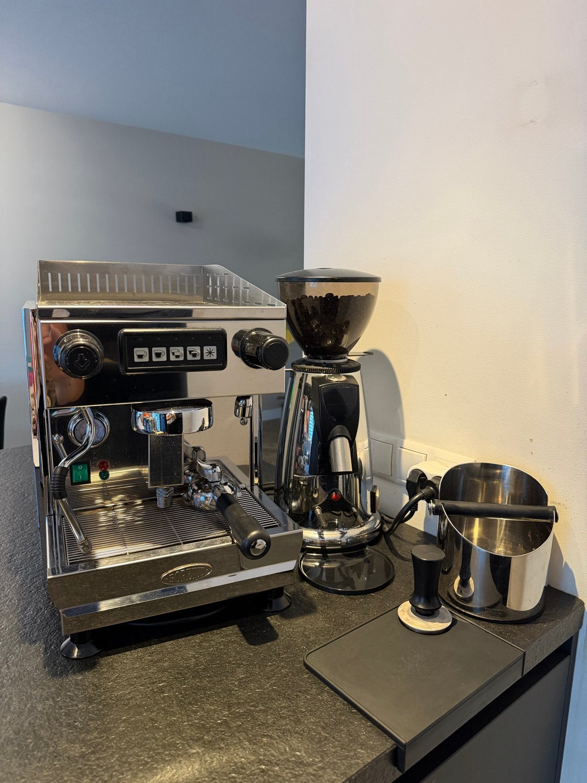 Boretti koffiezetapparaat met Macap bonenmaler en accessoire, Witgoed en Apparatuur, Stoompijpje, Gebruikt, Espresso apparaat