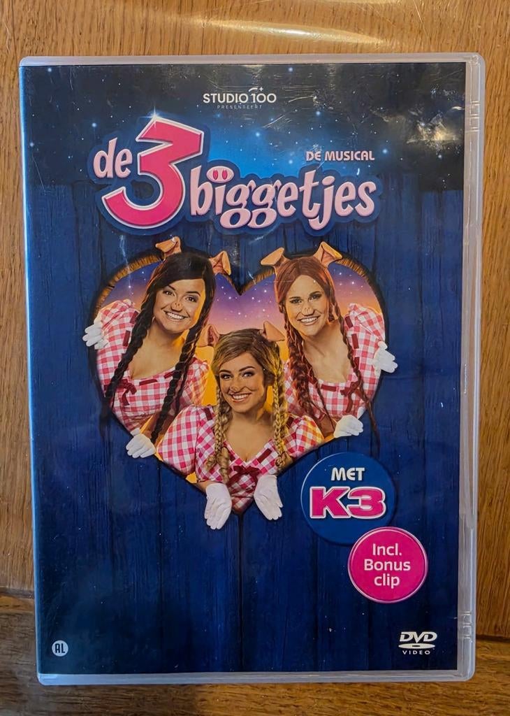 De 3 Biggetjes De Musical DVD - Met K3 Bonus Clip, Cd's en Dvd's, Alle leeftijden, Overige genres, Ophalen of Verzenden, Zo goed als nieuw