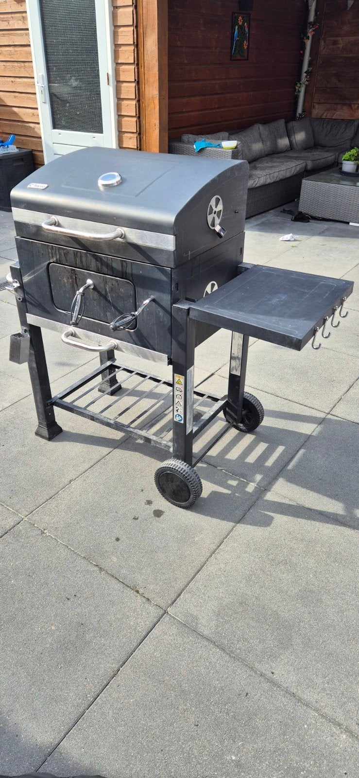Houtskool BBQ met thermometer en zijtafel, Ophalen, Gebruikt, Grillmeister