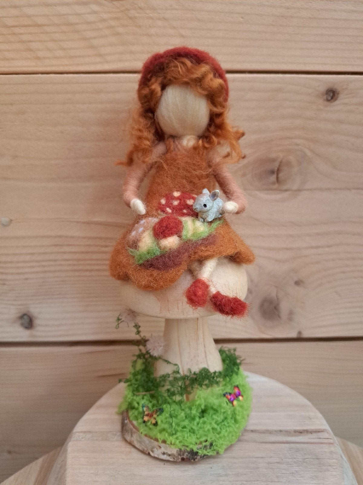 seizoenstafel herfst paddestoel meisje babykamer naaldvilt, Ophalen of Verzenden, Nieuw, Figuurtje(s), Wolvilt
