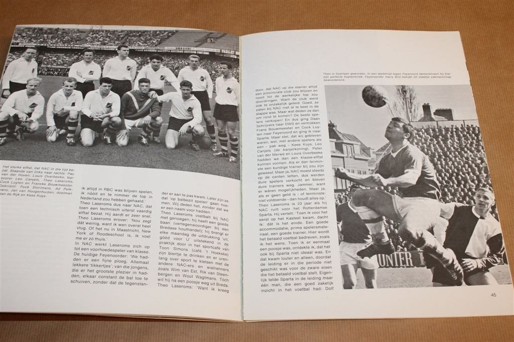 Theo Laseroms — Voetballoopbaan Feyenoord 1970, Ophalen of Verzenden, Gelezen, Watersport en Hengelsport