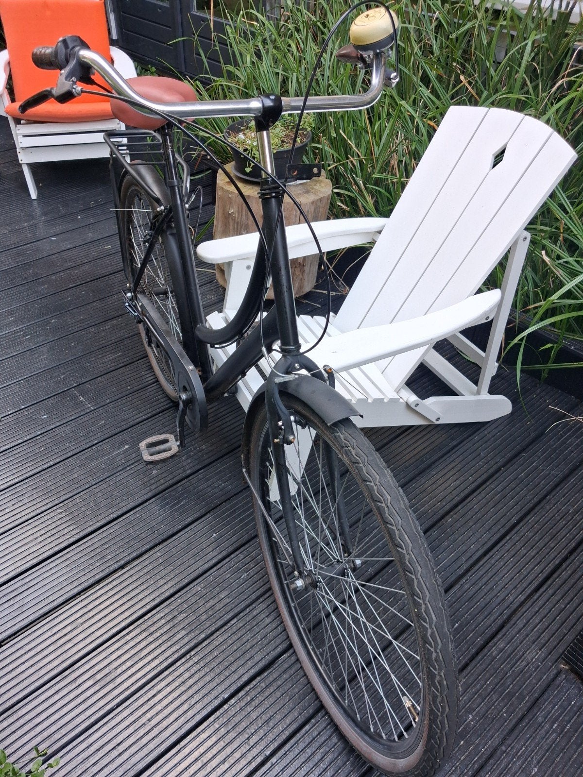 Zwarte damesfiets met versnellingen en bagagedrager, Velgrem, Versnellingen, Ophalen, Overige merken