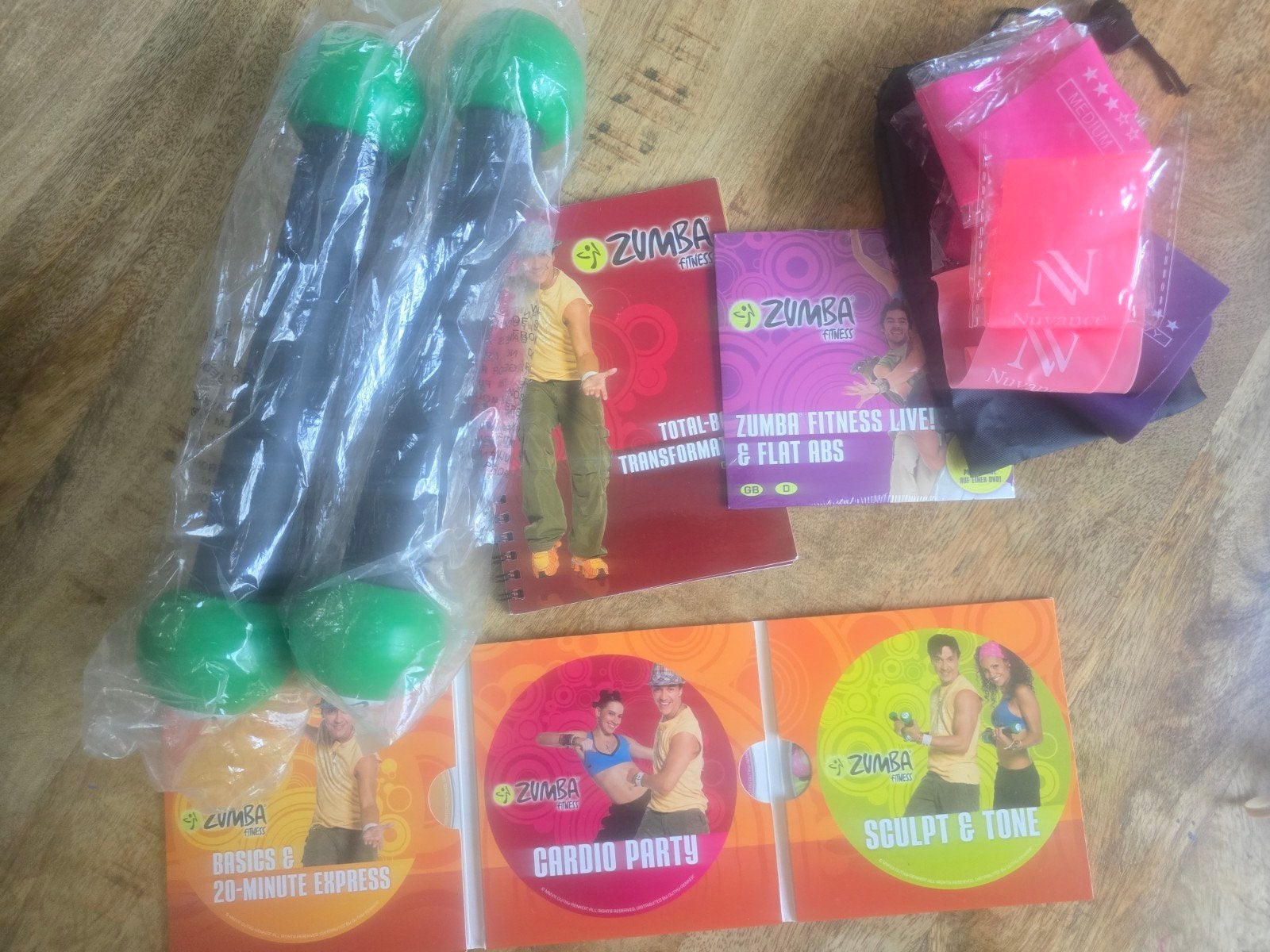 ZUMBA FITNESS SET COMPLEET + NUVANCE SET, Sport en Fitness, Ophalen of Verzenden, Gebruikt
