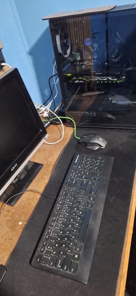 Pc met setup, Met monitor, Virtual Reality, Ophalen of Verzenden, Zo goed als nieuw