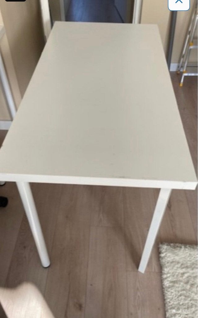 2 witte bureau's / tafels van 100x60, met kabelgoot, 8 poten, Ophalen, Gebruikt, Spaanplaat of MDF, IKEA