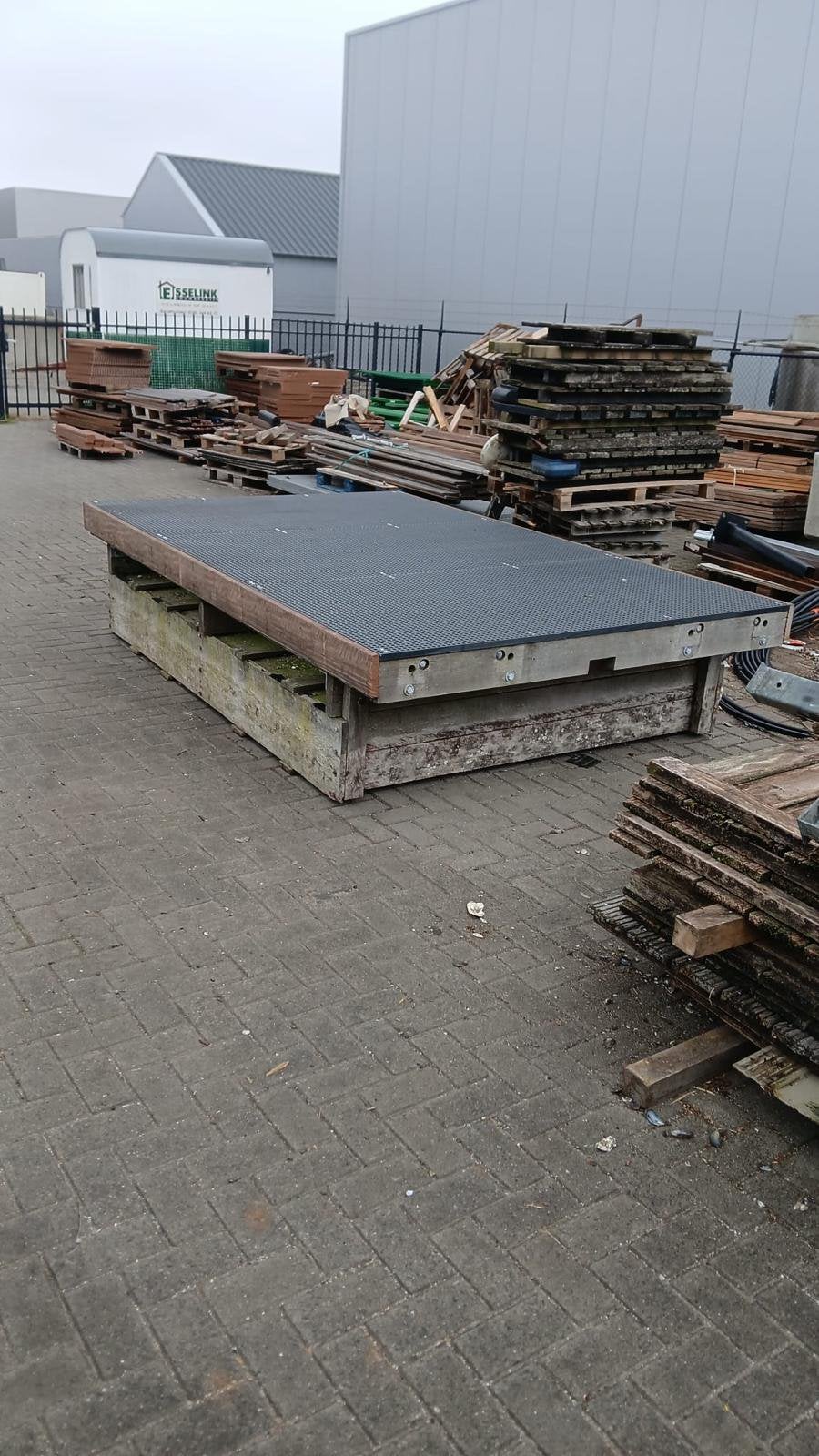 Drijvende steiger 3,0m1 x 2,0m1 voorzien van nieuw dek, Ophalen of Verzenden, Gebruikt
