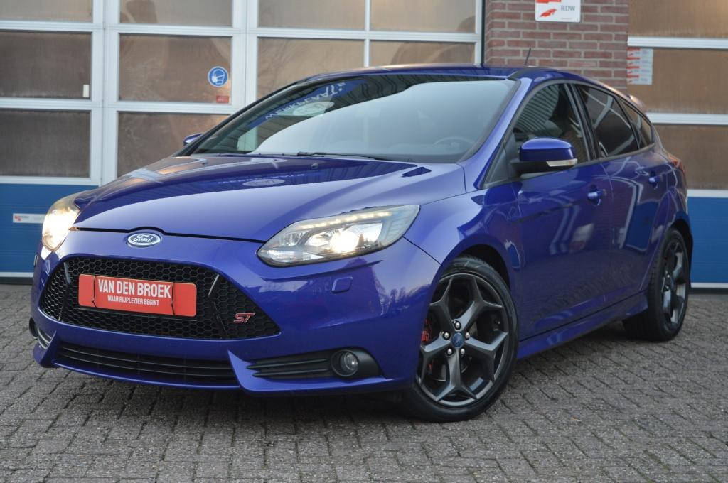 Ford Focus 2.0 EcoB. ST-2 | RECARO - NAVI - STOEL.VERW, Auto's, Euro 5, Gebruikt, 4 cilinders, Blauw