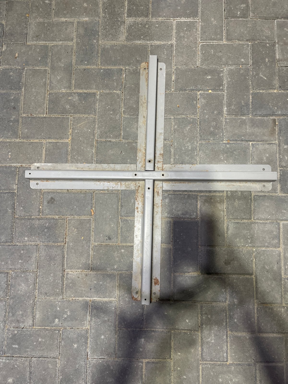 Metalen kruisvoet voor parasol of vlaggenmast, Ophalen of Verzenden, Gebruikt