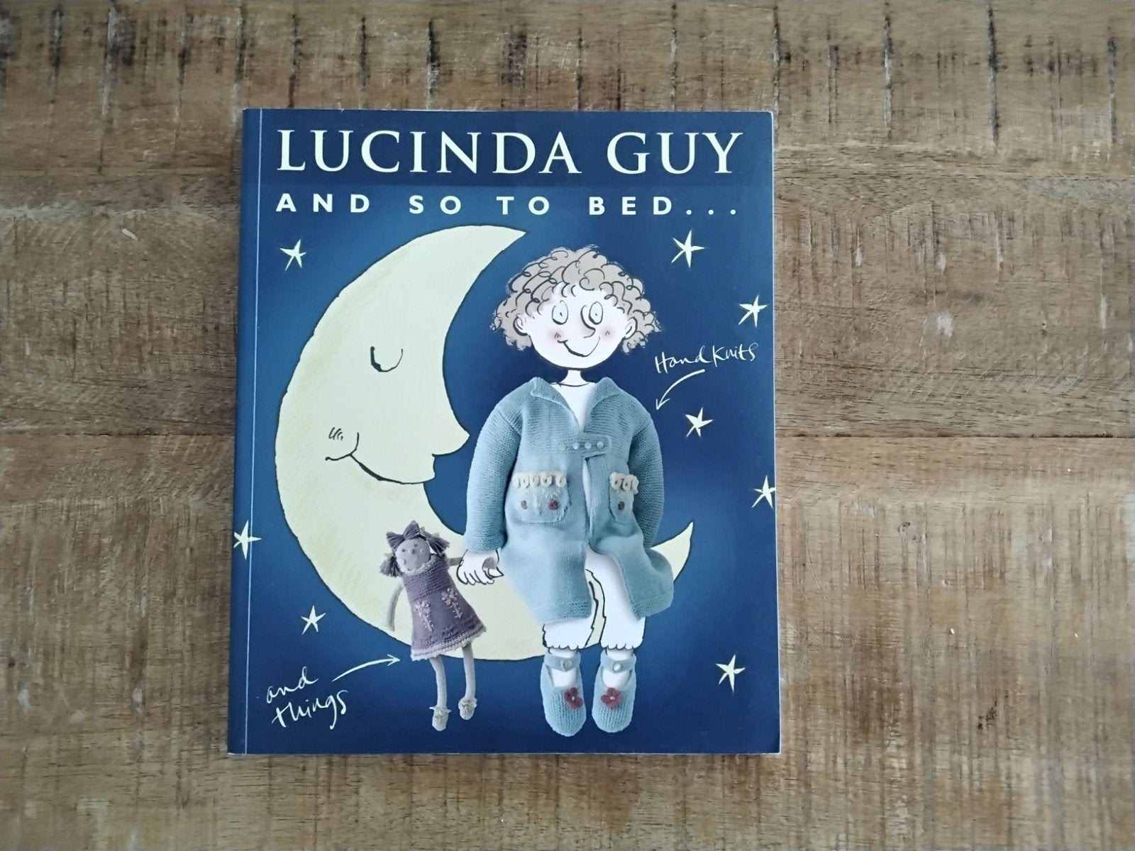 breiboek ,Lucinda Guy, and so to bed, Ophalen of Verzenden, Zo goed als nieuw, Breien, Patroon of Boek