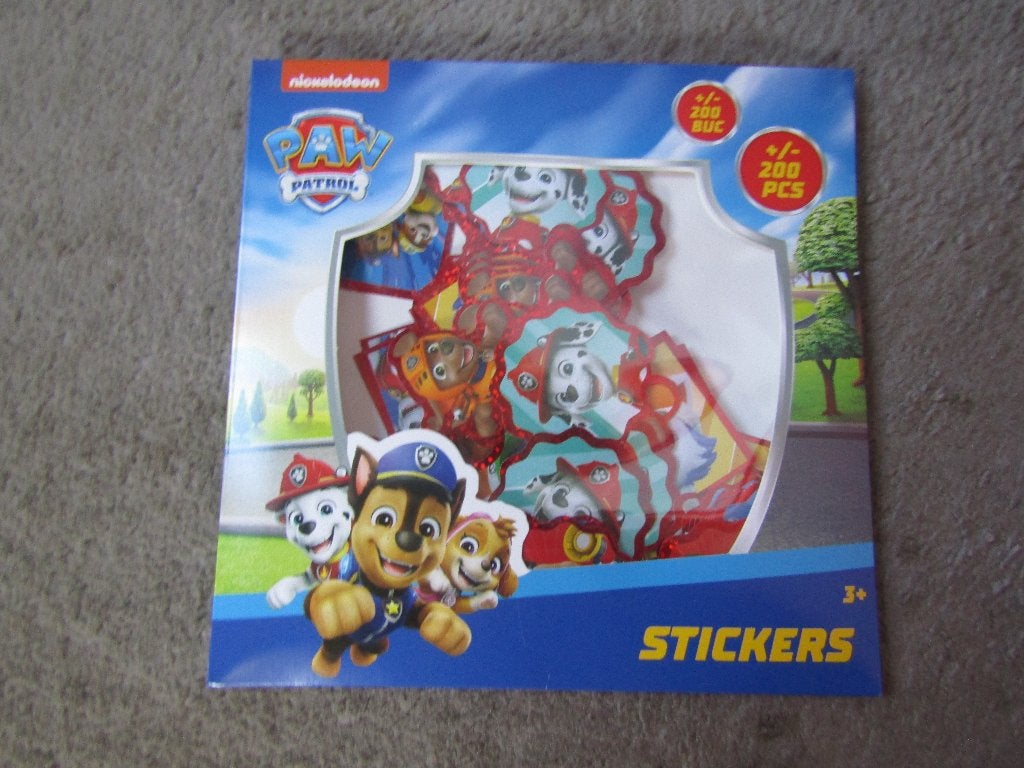 Stickers: Paw patrol - 200 stuks, Ophalen of Verzenden, Zo goed als nieuw, Meerdere stickers