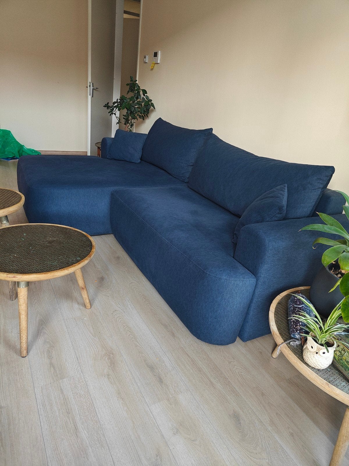 Donkerblauwe hoekbank Philipa - Zo goed als nieuw, Ophalen, 250 tot 300 cm, Modern en comfortabel, Hoekbank